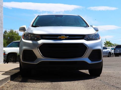 Used 2020 Chevrolet Trax LS w/ Tint and Cruise Package FWD image 17