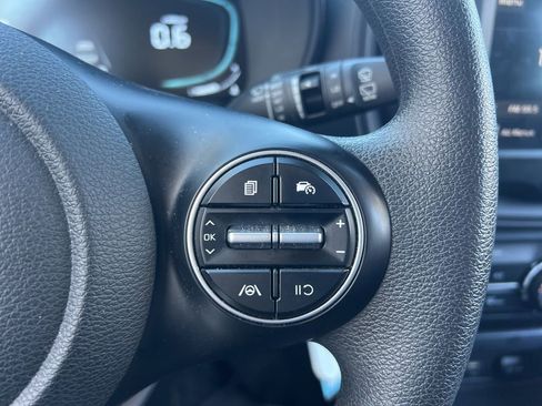 Used 2025 Kia Soul LX w/ LX Technology Package image 17