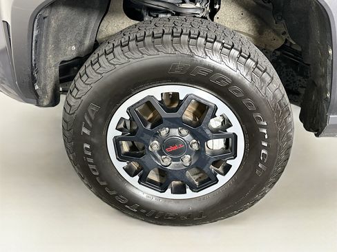 Used 2025 Toyota Tacoma TRD Off-Road AWD/4WD image 11