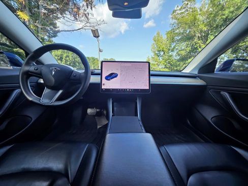 Used 2018 Tesla Model 3 Long Range RWD image 25