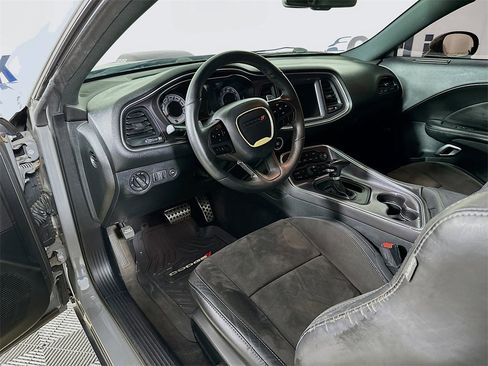 Used 2018 Dodge Challenger R/T Plus image 10