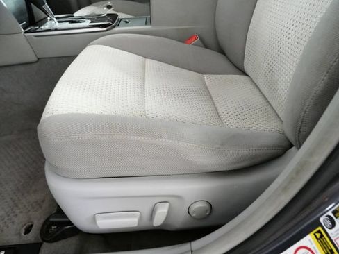 Used 2012 Toyota Camry XLE FWD image 16