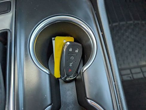 Used 2020 Chevrolet Equinox Premier FWD image 19