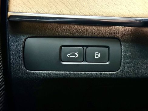 Used 2023 Volvo XC90 T8 Plus AWD/4WD image 21