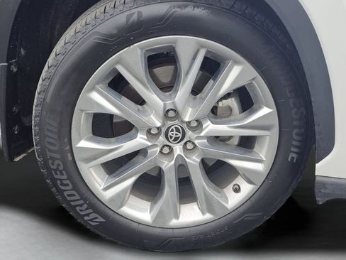 Used 2025 Toyota Highlander Limited image 18