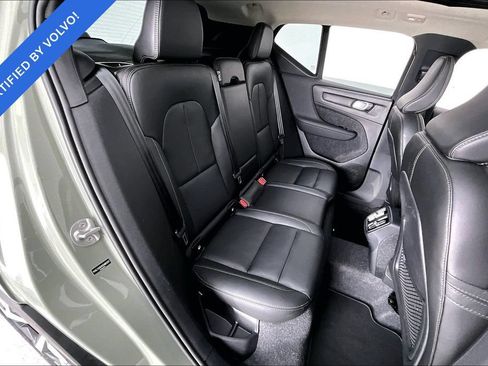 Certified 2025 Volvo XC40 B5 Plus AWD/4WD image 36