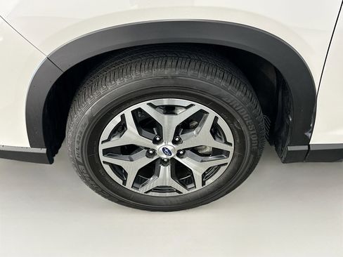 Used 2023 Subaru Forester Premium image 11