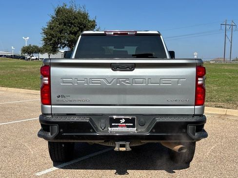 Used 2024 Chevrolet Silverado 2500 Custom w/ Custom Value Package image 6