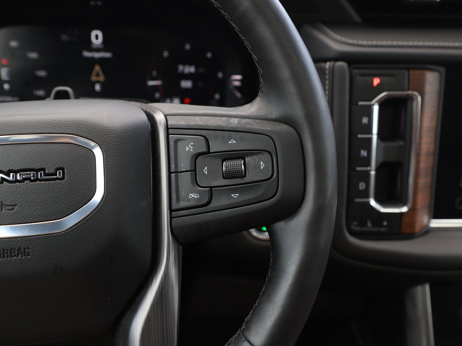 Used 2023 GMC Yukon Denali Ultimate AWD/4WD image 27