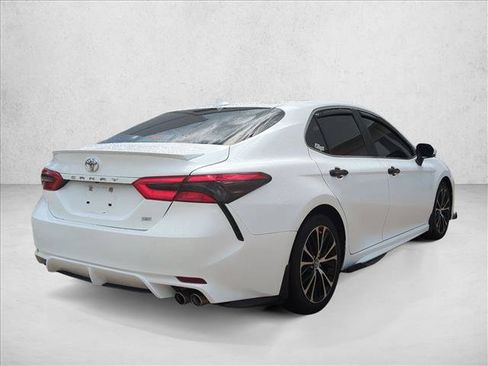 Used 2020 Toyota Camry SE FWD image 5