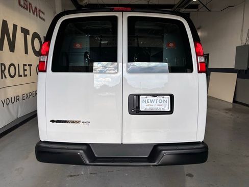 New 2025 Chevrolet Express 2500 Work Van w/ Driver Convenience Package image 31