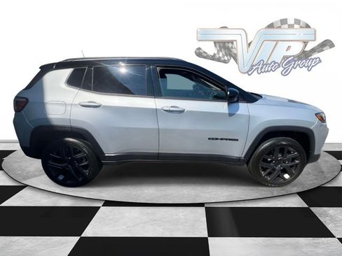 Used 2026 Jeep Compass Limited w/ Sun, Sound & Navigation Group AWD/4WD image 3