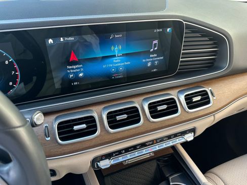 Used 2021 Mercedes-Benz GLE 350 w/ 3rd Row Seat Package image 4