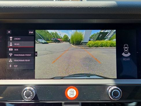 Certified 2026 Porsche Macan AWD/4WD image 12
