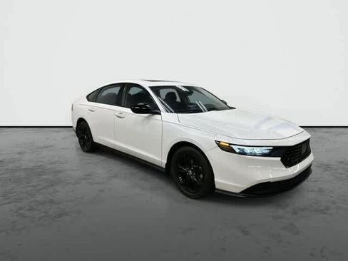 Used 2025 Honda Accord SE image 5