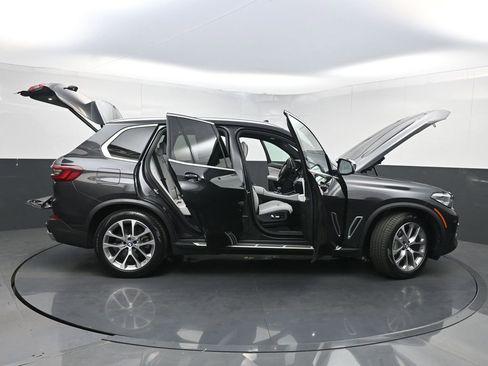 Used 2023 BMW X5 xDrive40i w/ Luxury Seating Package image 39