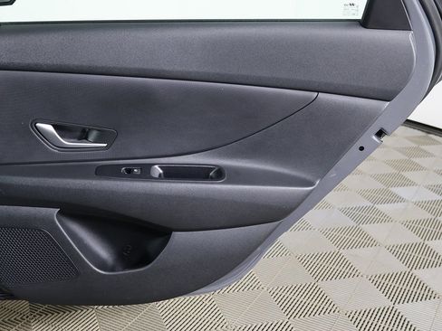 Used 2025 Hyundai Elantra Blue image 20