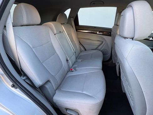 Used 2014 Kia Sorento LX image 23