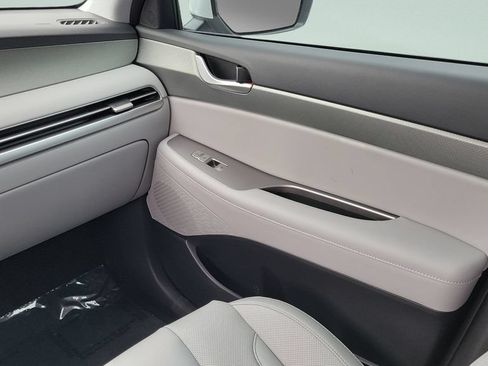 Used 2025 Hyundai Palisade SEL FWD image 16