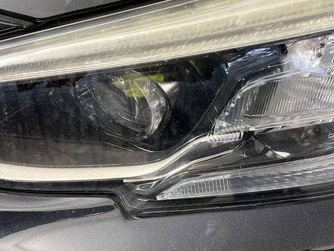 Used 2021 Subaru Outback Limited image 12