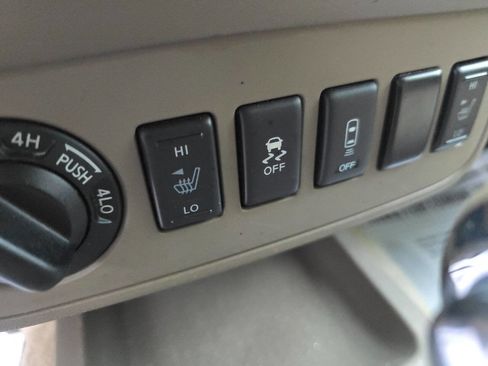 Used 2017 Nissan Frontier SV w/ SV Value Truck Package AWD/4WD image 48