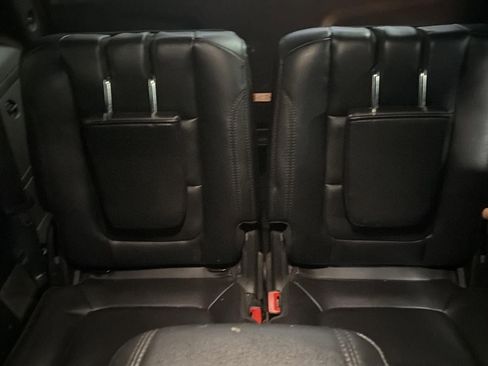 Used 2018 Ford Explorer XLT w/ Equipment Group 202A image 16