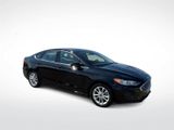 Used 2019 Ford Fusion SE image 2