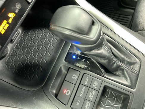 Used 2019 Toyota RAV4 XLE image 17