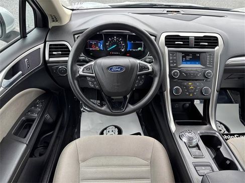 Used 2018 Ford Fusion S image 3