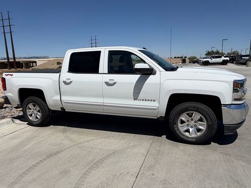 Used 2018 Chevrolet Silverado 1500 LT w/ All Star Edition AWD/4WD image 4