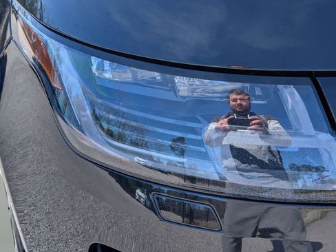 Used 2019 Land Rover Range Rover HSE image 9