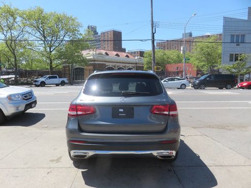 Used 2017 Mercedes-Benz GLC 300 4MATIC image 8