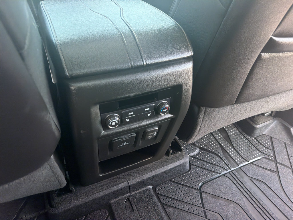 Used 2024 Chevrolet Traverse High Country AWD/4WD image 17