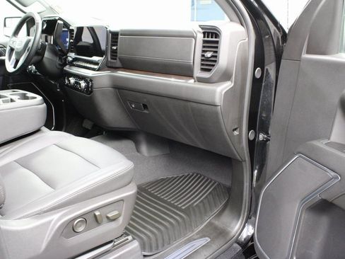 Used 2024 GMC Sierra 1500 SLT w/ X31 Off-Road Package image 25