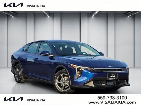 New 2026 Kia K4 LXS image 1