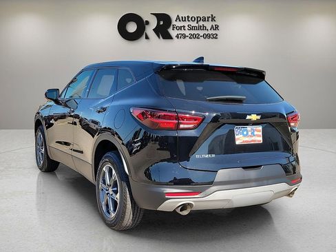 Used 2025 Chevrolet Blazer LT FWD image 4