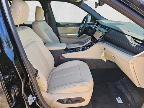 New 2026 Jeep Grand Cherokee Limited AWD/4WD image 17