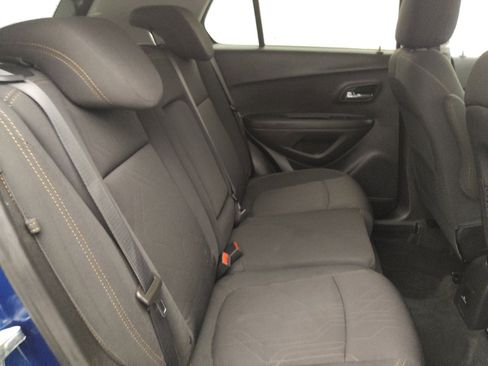 Used 2020 Chevrolet Trax LT FWD image 19