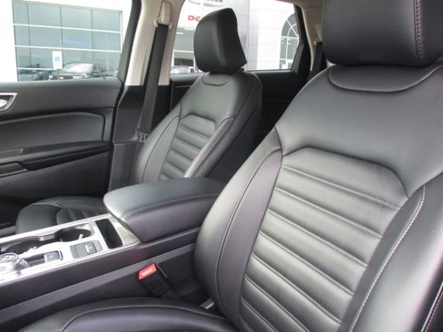 Used 2024 Ford Edge SEL w/ Convenience Package image 35