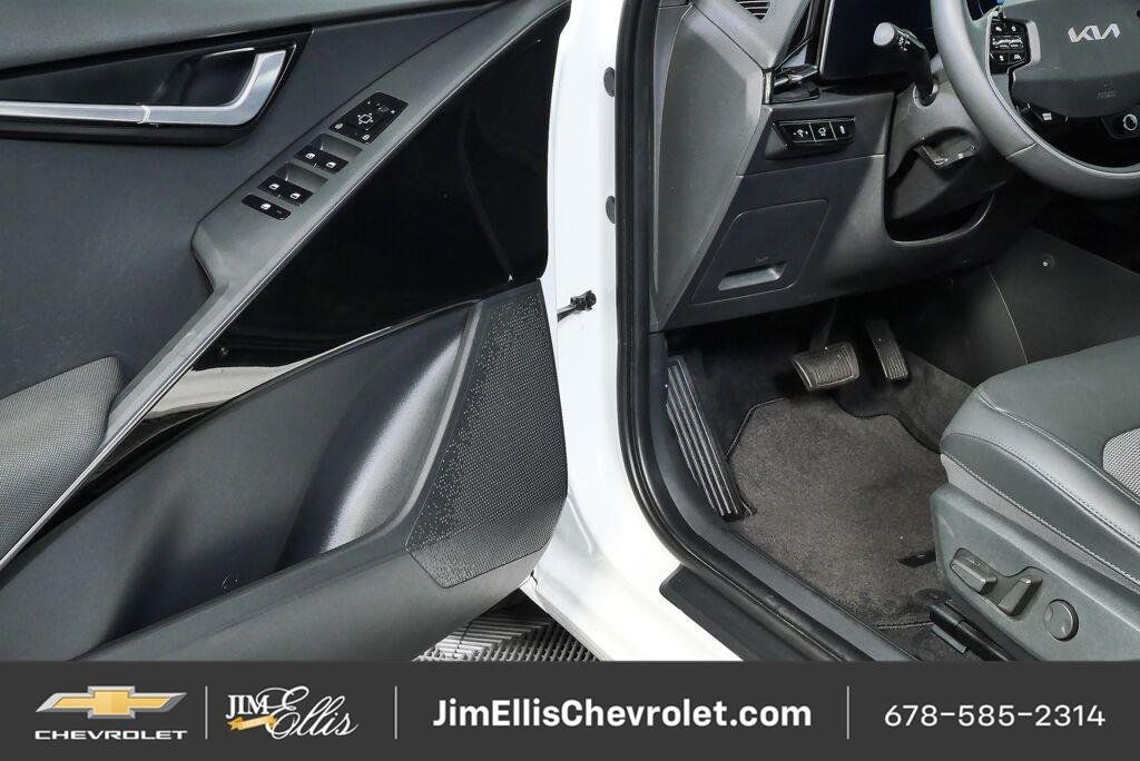 Used 2023 Kia Niro Wind w/ Wind Preserve Package FWD image 7