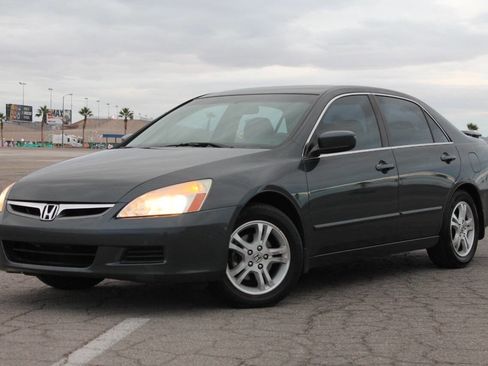 Used 2006 Honda Accord SE image 2