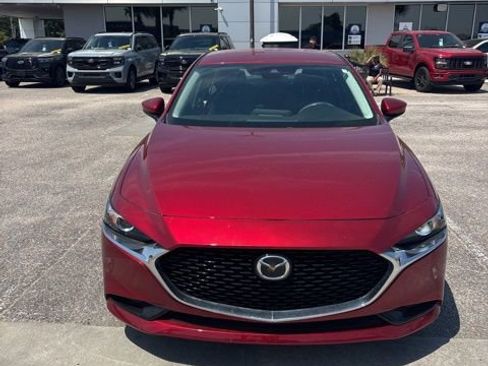 Used 2019 MAZDA MAZDA3 Sedan w/ Preferred Package image 8