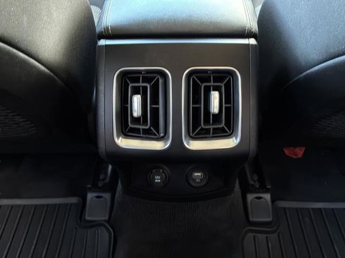 Used 2021 Kia Sorento LX image 17