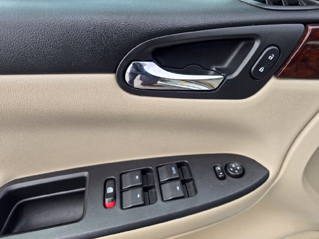 Used 2011 Chevrolet Impala LT FWD image 14