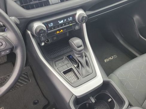 Used 2025 Toyota RAV4 XLE FWD image 30