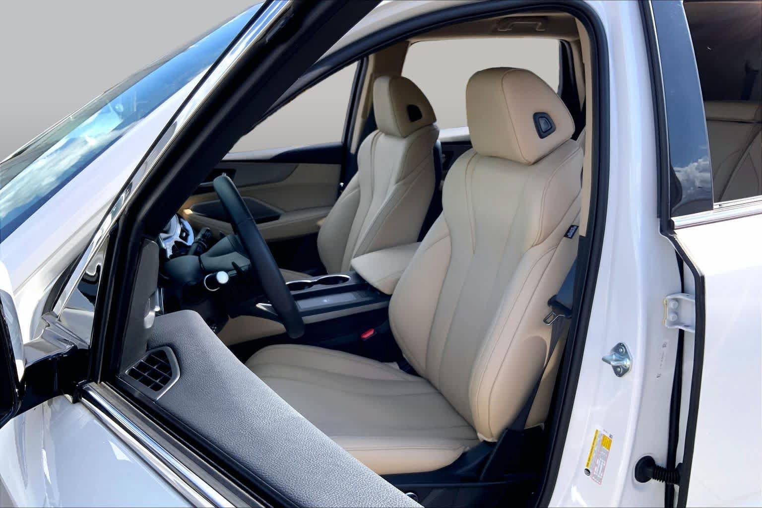 Used 2025 Acura MDX SH-AWD image 8