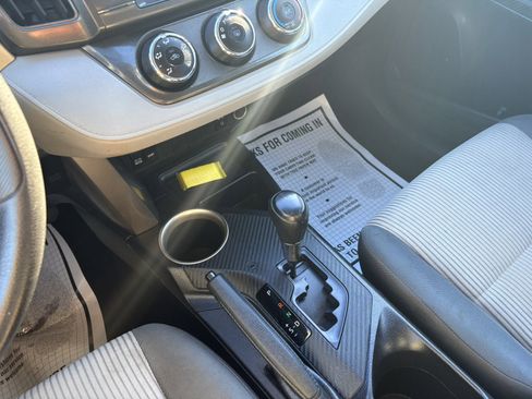 Used 2013 Toyota RAV4 LE image 20