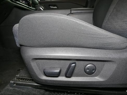 Used 2023 Nissan Rogue SV AWD/4WD image 33