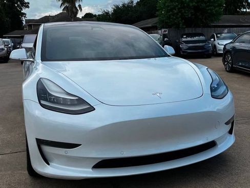 Used 2018 Tesla Model 3 RWD image 3