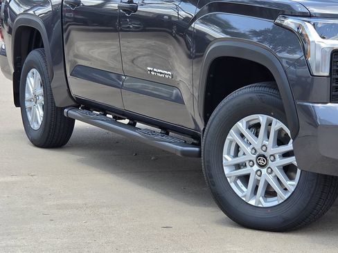 Used 2026 Toyota Tundra SR5 w/ SR5 Convenience Package AWD/4WD image 11